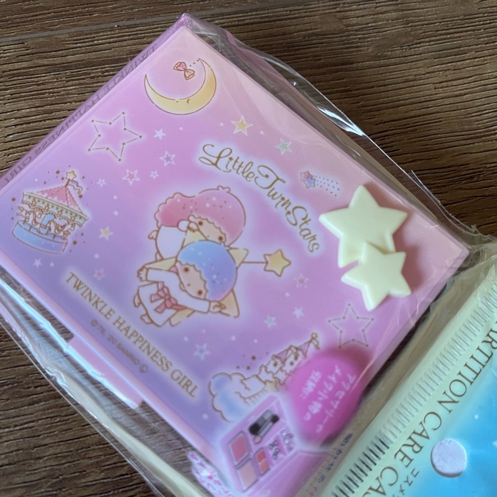 LITTLE TWIN STARS-NWT Pink Character Pill Case